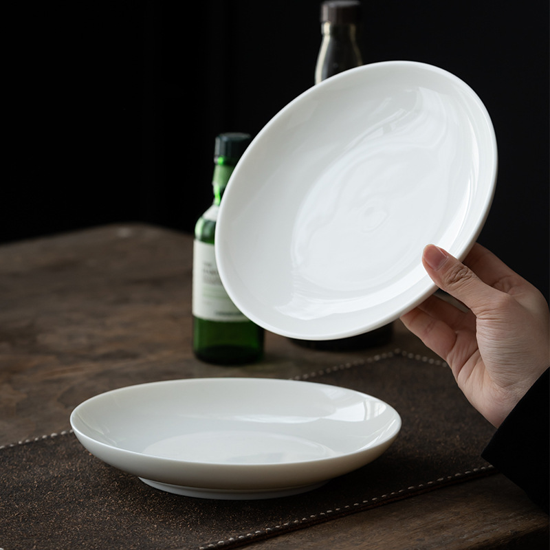 Food Snacks At Home - Klasyczna głęboka misa z białej porcelany